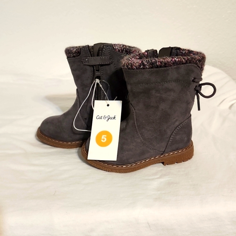Cat & Jack Grey size 5 boots